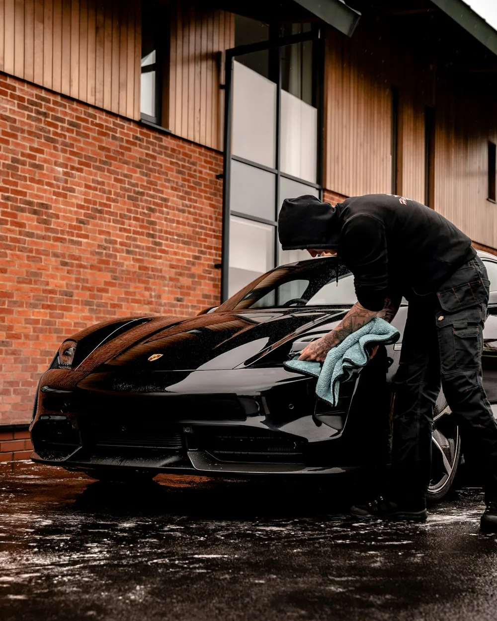 Poorly cropped, faded car photo in the before example